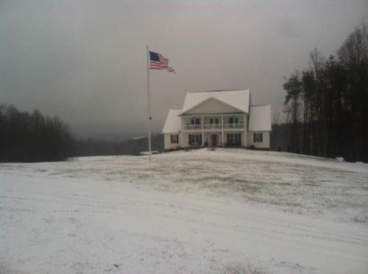 อ ไมตี โอค บี แอนด์ บี Bed & Breakfast Pilot Mountain ภายนอก รูปภาพ
