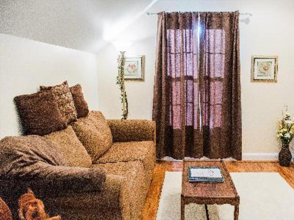 อ ไมตี โอค บี แอนด์ บี Bed & Breakfast Pilot Mountain ห้อง รูปภาพ